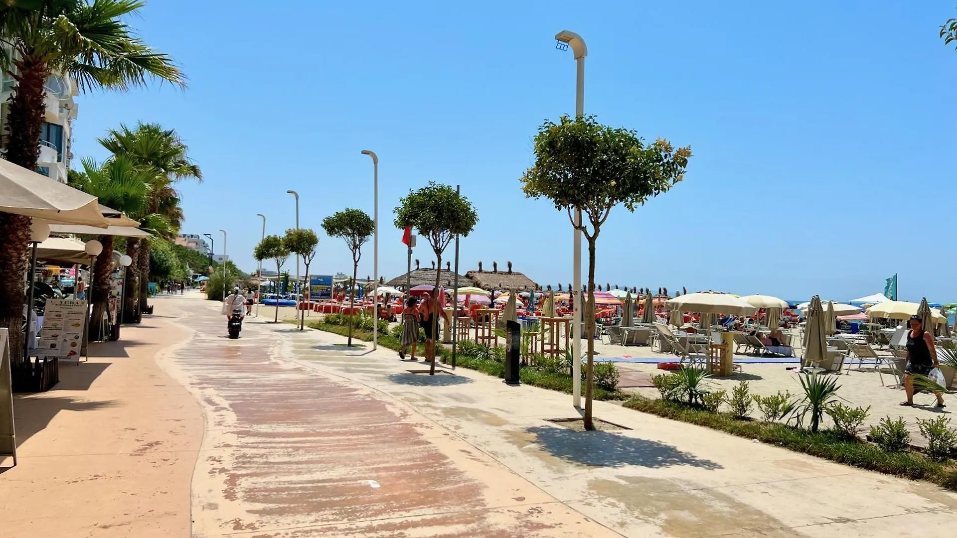 Appartment On The Beach With Sea View Durres