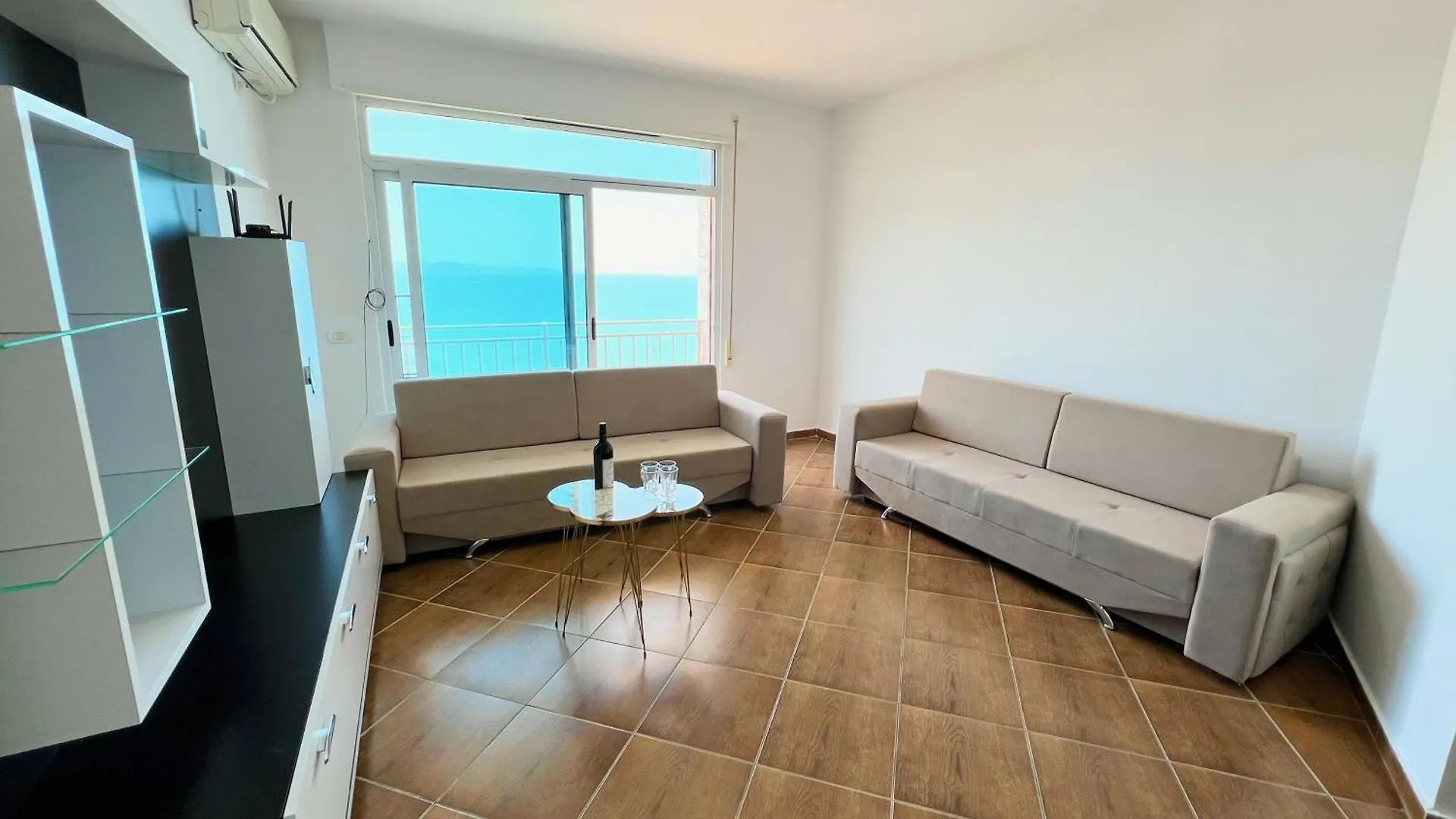 Appartment On The Beach With Sea View Durres