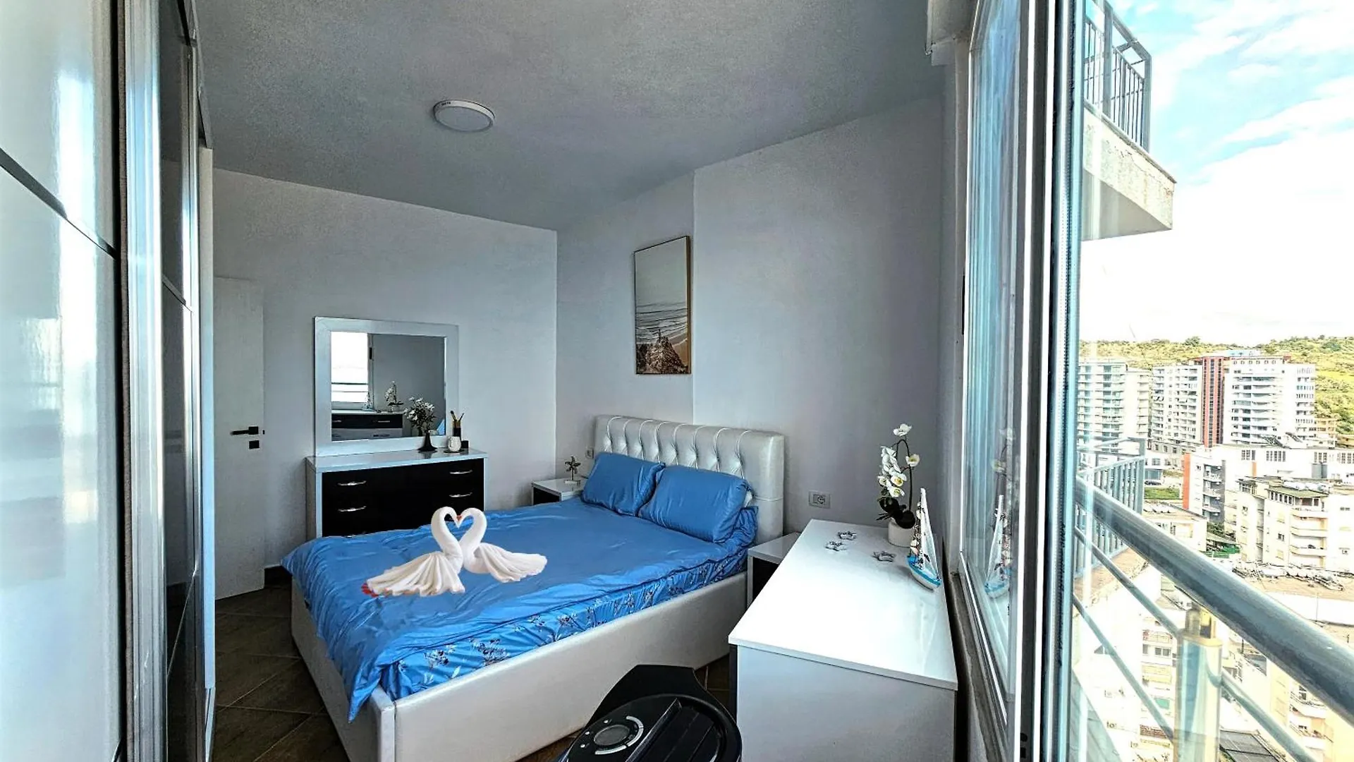 Appartment On The Beach With Sea View Durres